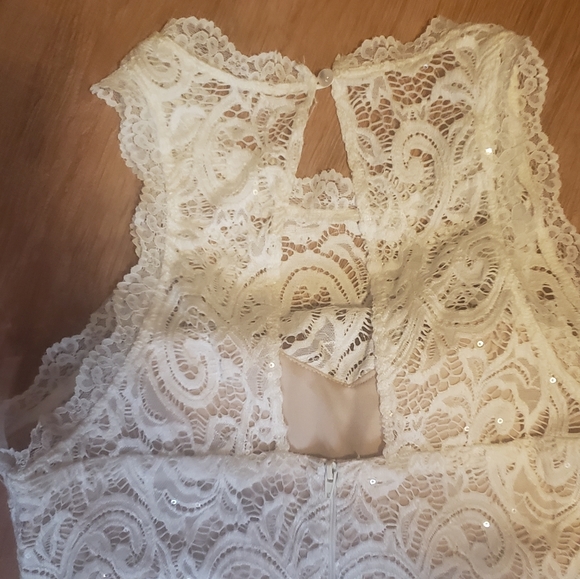 White Lace Dress - Picture 6 of 6